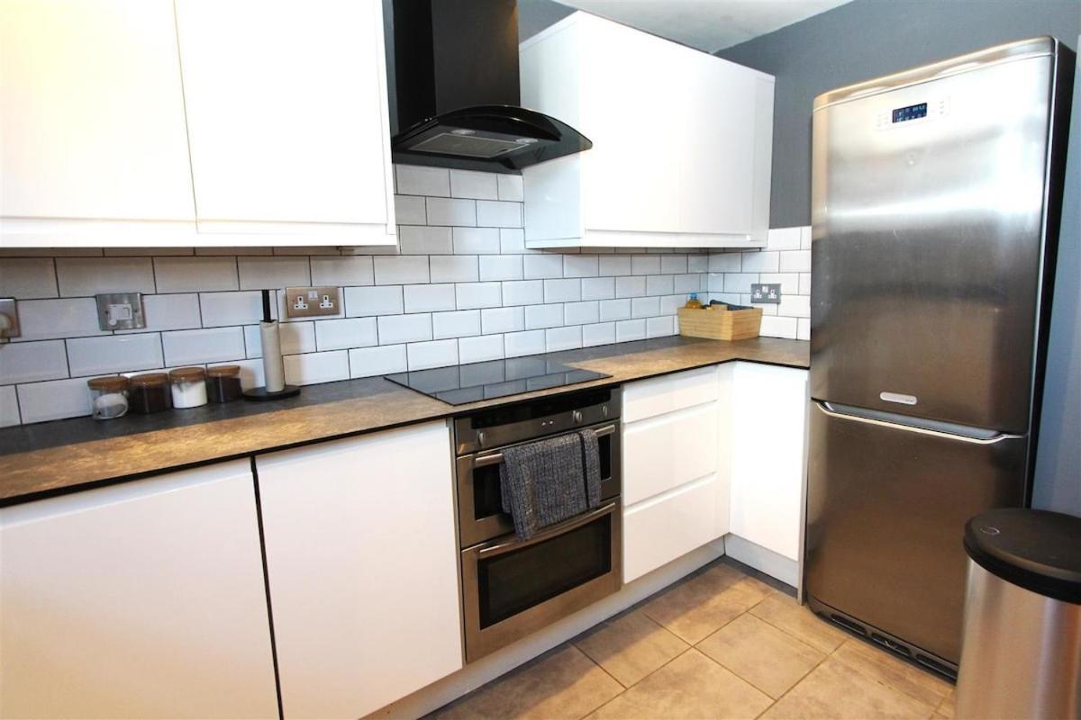 Large New-York Style Apartment In City Centre リーズ エクステリア 写真